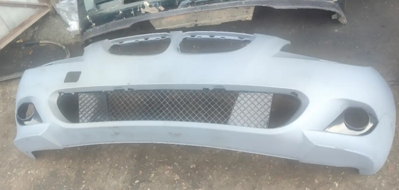 Передний Бампер на BMW E60
